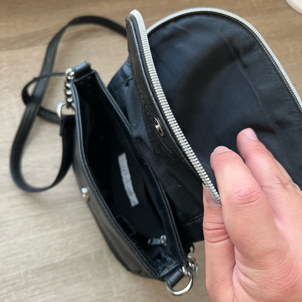 Kenneth Cole Reaction Black Crossbody Bag - Picture 7 of 10